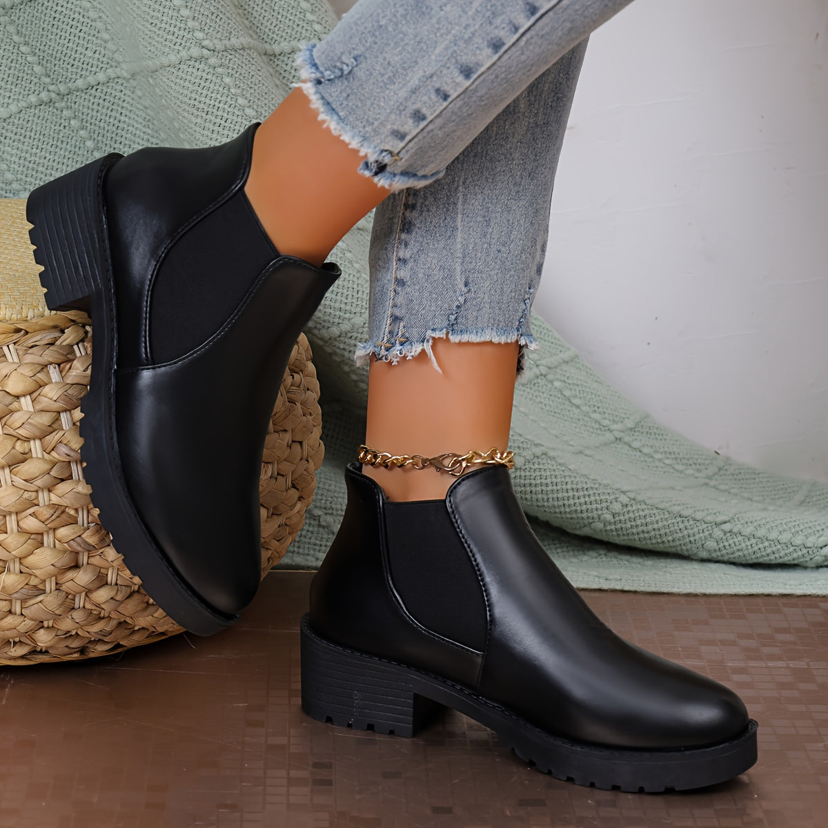 Женские ботинки-слипы на среднем каблуке черные с амортизирующей стелькой, всесезонные