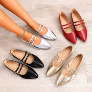 Ayollar uchun qizil pointed Mary Jane tuflisi, burqoq va havoli chokeri bilan