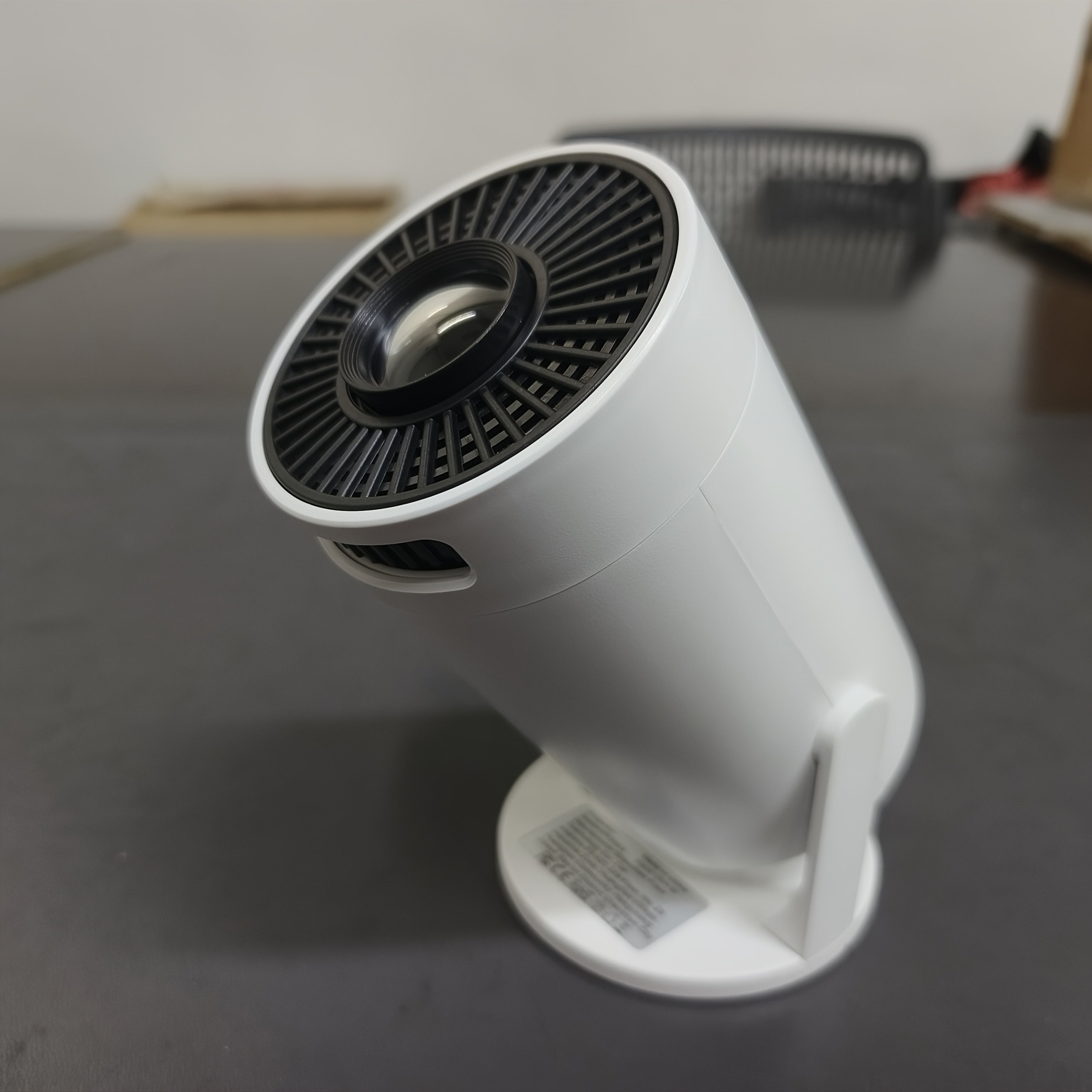 Proyector portátil con ángulo flexible de 180° 3D-ready resolución 320x240