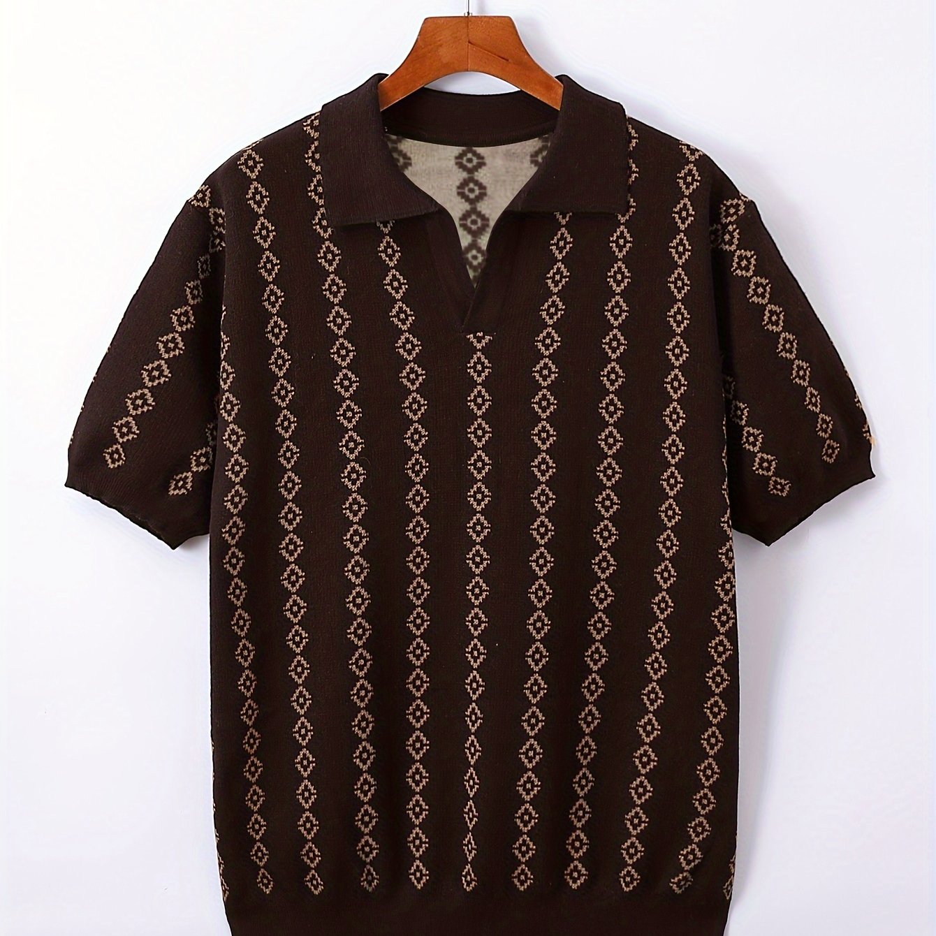 Men's Short Sleeve V-Neck Knit Sweater with Geometric Pattern for Fall Winter Casual