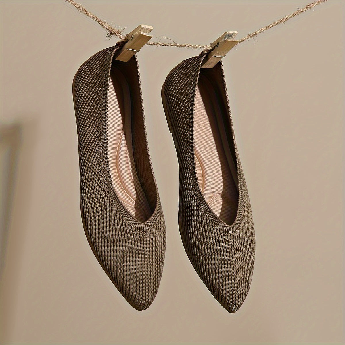 Women's Knitted Flats Point Toe Breathable Slip Ons for Daily Wear