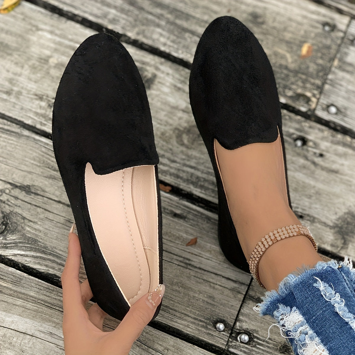 Ayollar uchun bir rangli loafers, yengil slip-on qulay poyabzal