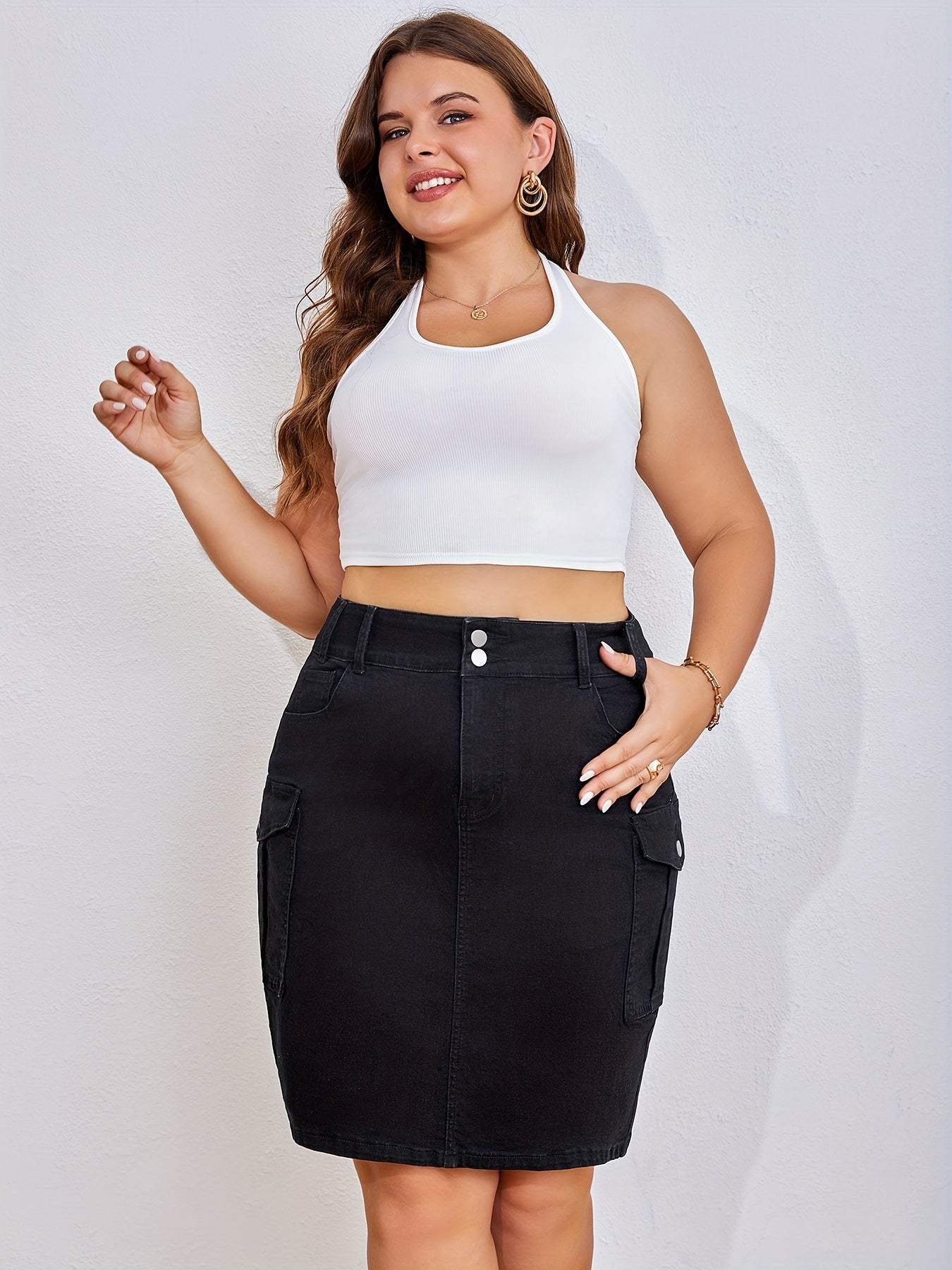 Ayollar uchun katta o'lchamli denim yubka, bir rangli, to'g'ri kesim, o'rtacha elastiklik, bahor, yoz, kuz uchun