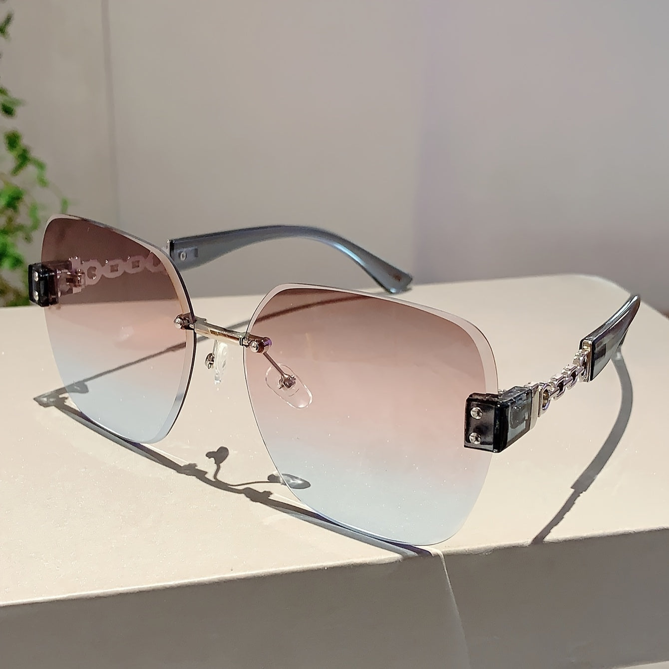 Gafas de moda sin montura con degradado ombré para mujer, ideales para vacaciones en la playa o fiestas