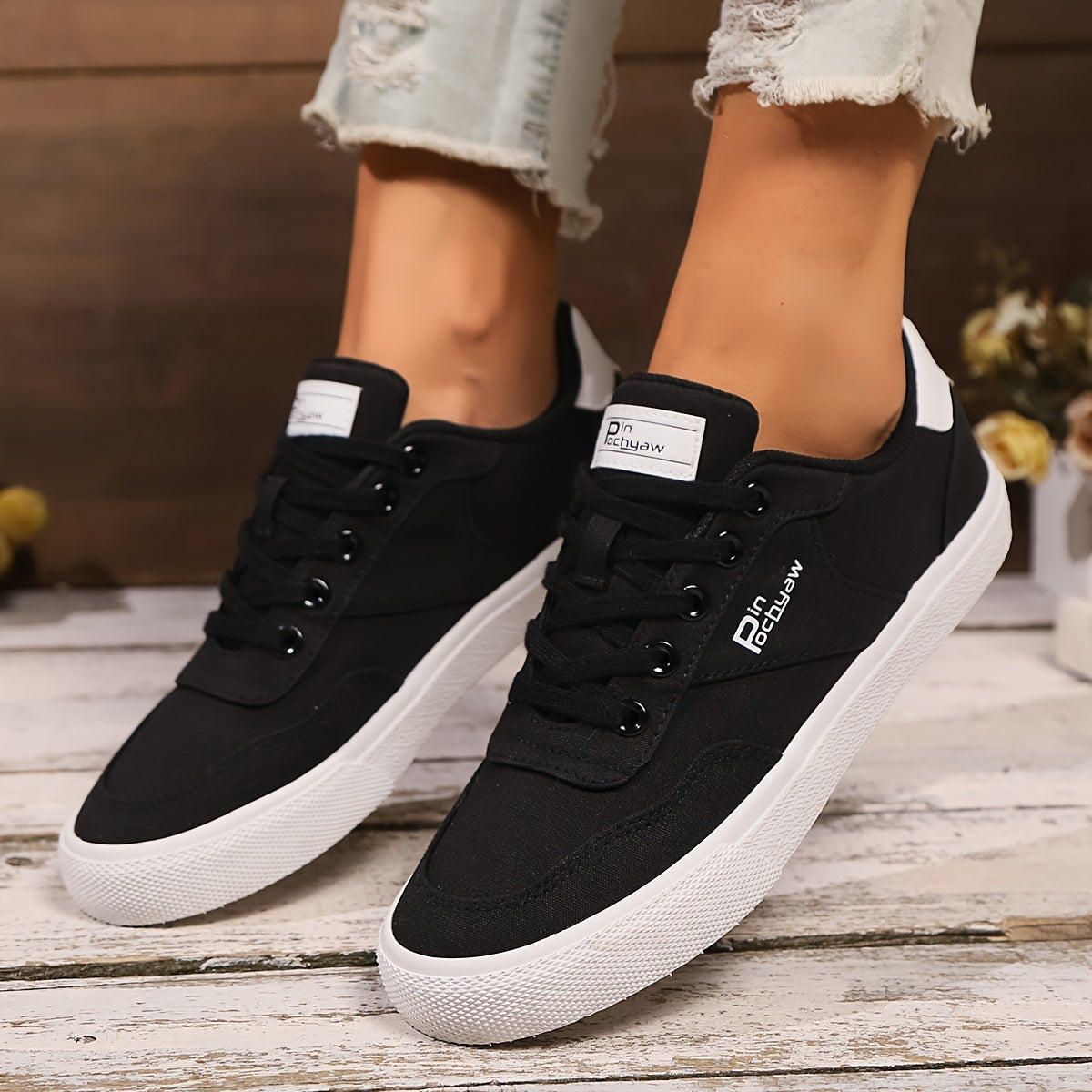 Women's Casual Flat Shoes with Laces Suitable for Outdoors
