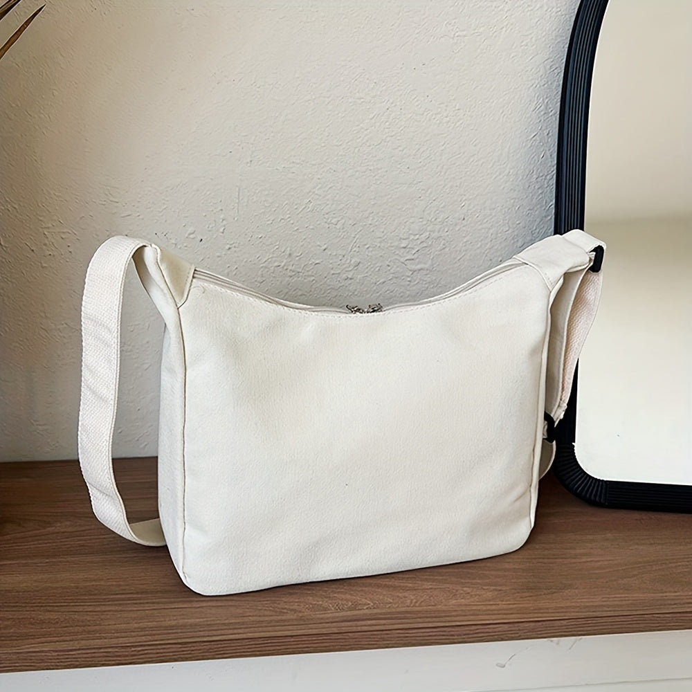 Chic harfli printli to'plam sumkasi, fermuarli yopiq, tasodifiy ish va darslar uchun mos. Yagona kamar dizayni, qora va oq polyester astar bilan.