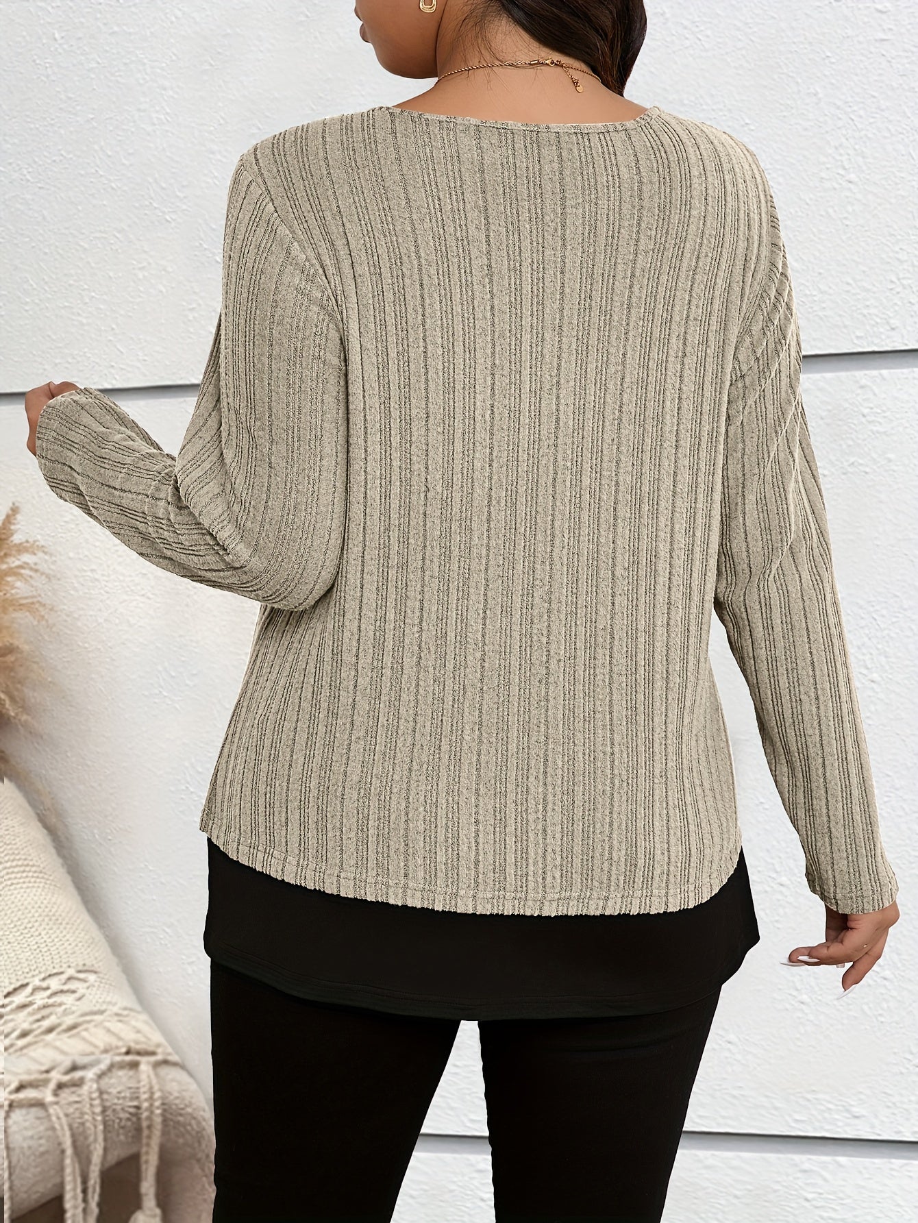 Plus Size Women's Colorblock Faux Fur Top with Stretch Polyester for Fall Winter