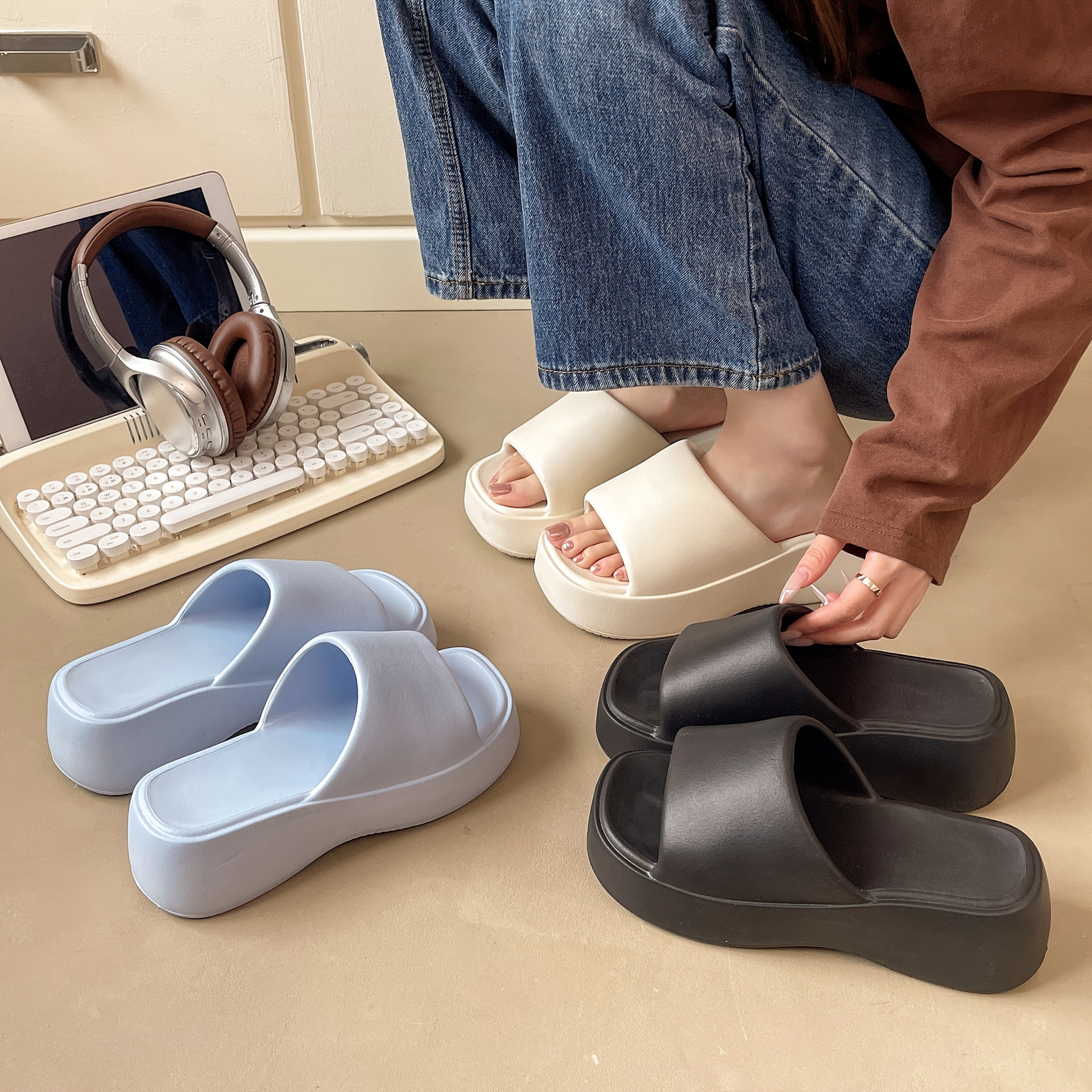 Women's Cloud Slippers Soft EVA Non-Slip Indoor Outdoor Comfort