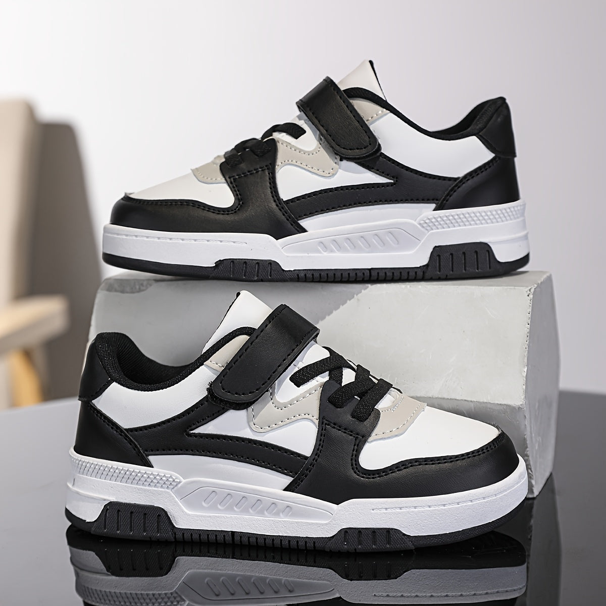 Kids Low-Top Breathable Sneakers for Boys and Girls with Geometric Patterns