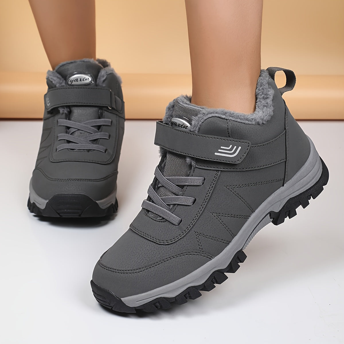 Women's Winter Snow Boots Faux Fur-Lined Ankle Hiking Shoes Non-Slip Red