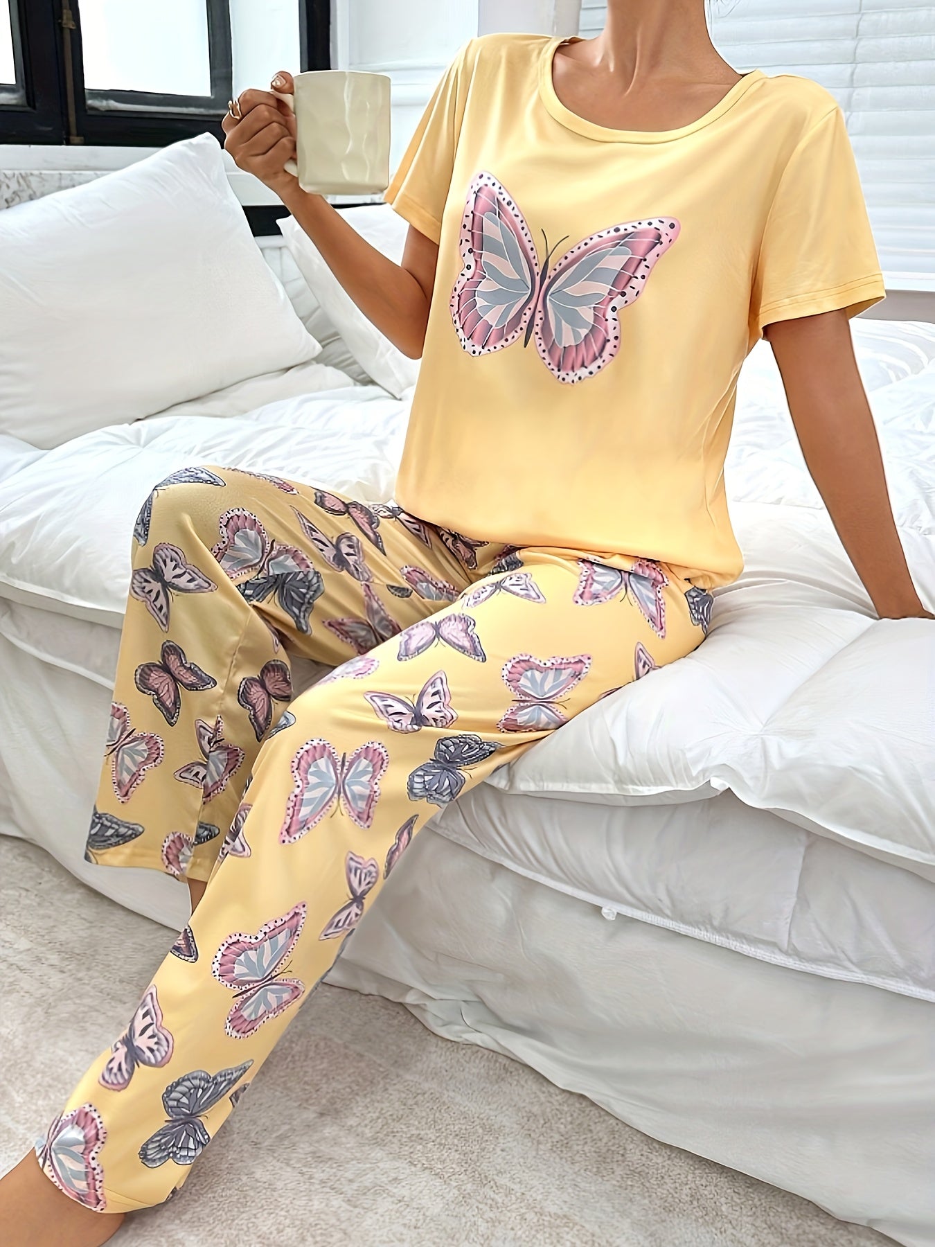 Women's Butterfly Print Pajama Set Polyester Knit All-Season Sleepwear with Crew Neck Top and Long Pants