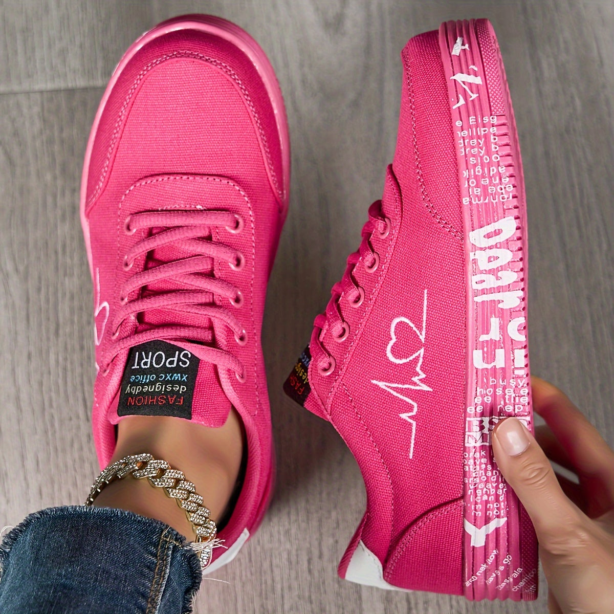 Women's Canvas Heart Pattern Casual Sneakers for Outdoor Wear