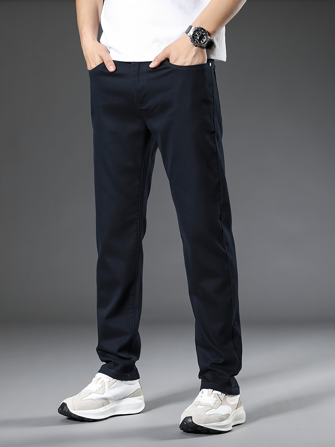 Erkaklar uchun tasodifiy denim jinsi shimlar, chuqur ko'k rangda, paxta aralashmasidan, oddiy kesimda, to'g'ri oyoq, tugma yopish, yuvilgan ko'rinish, belsiz, o'rta bel, barcha mavsumlar uchun, kattalar o'lchovlari.