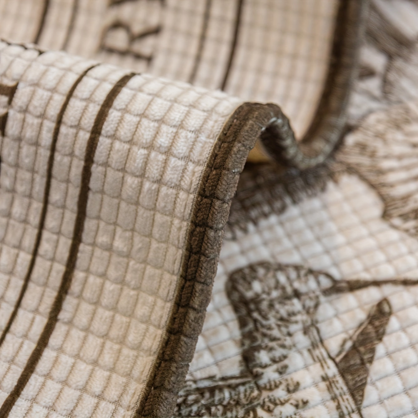 Fransuz vintage divan qoplamasi, hayvonlarga do'st, mashinada yuvish mumkin, barcha mavsumlar uchun mos qisqa plush jakard dizayni.