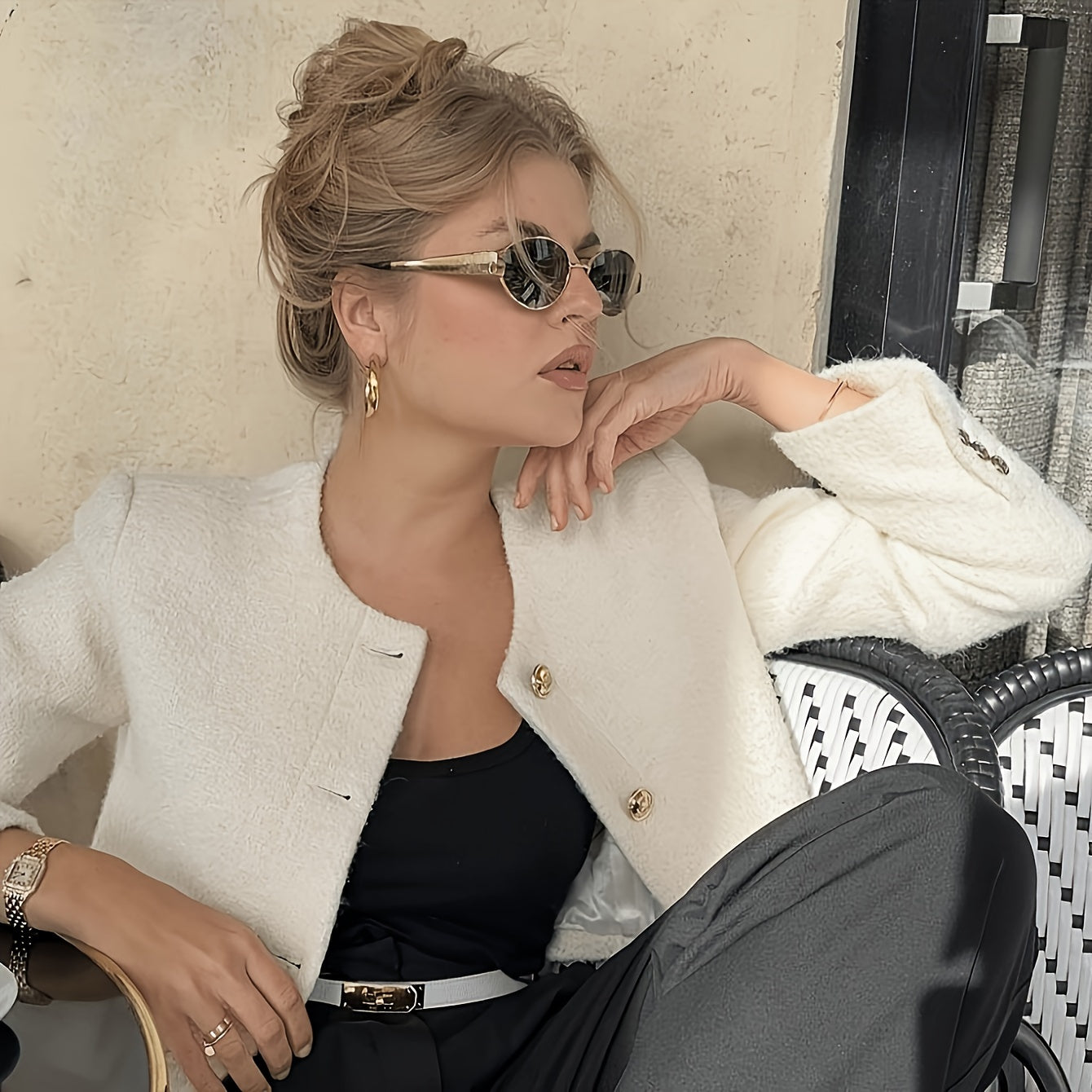 2 ta Chic oval moda ko'zoynaklari ayollar uchun Y2K ilhomlangan dizayn, anti-glare PC linzalari. Plyaj ta'tillari va norasmiy kiyimlar uchun ideal.