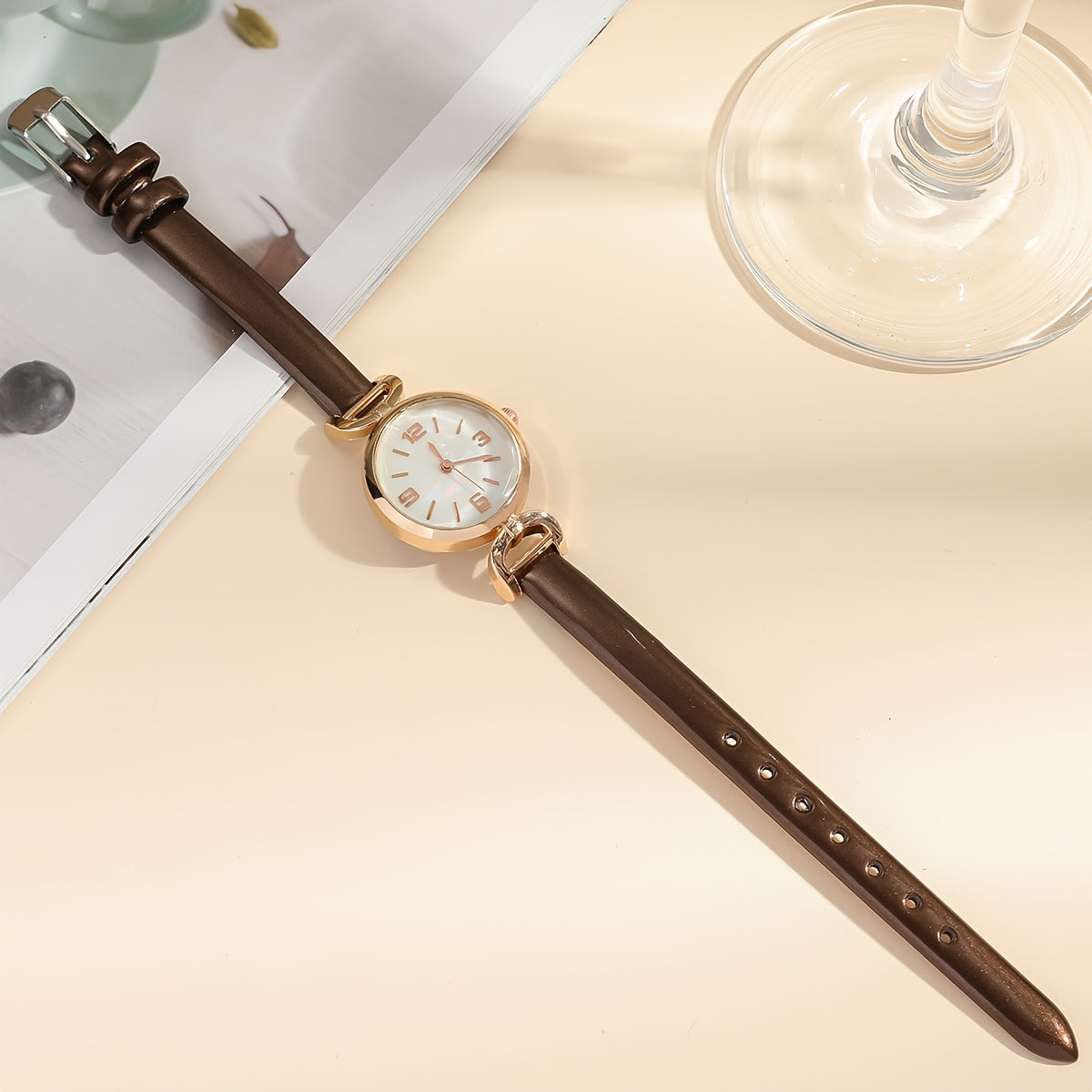 Women's Vintage-Inspired Round Quartz Watch with Faux Leather Band and Zinc Alloy Case