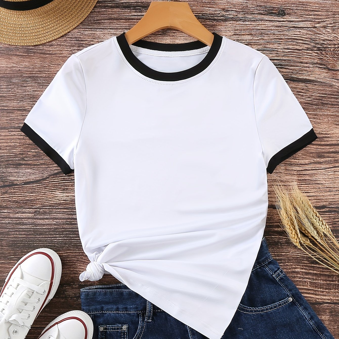 Women's Short Sleeve T-Shirt with Contrast Trim Casual Knit Crew Neck Spring Summer