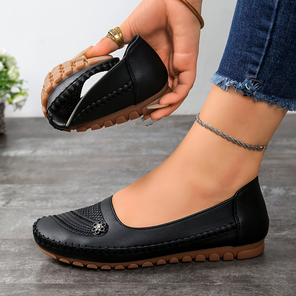 Women's Slip-On Flats With Floral Embellishments Synthetic Upper Cushioned Sole