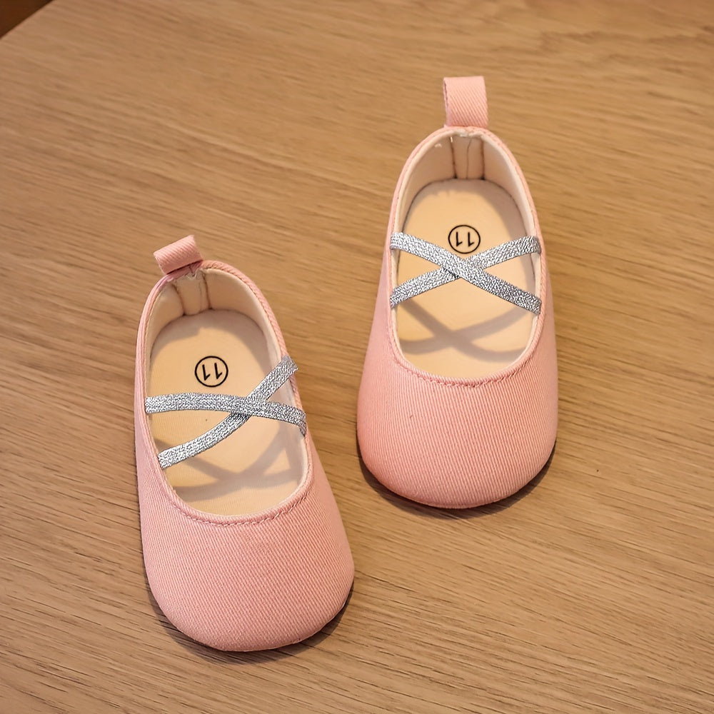 Блестящие слипоны для малышей с мягкой подошвой, нескользящие для комфортной ходьбы весной/осенью.