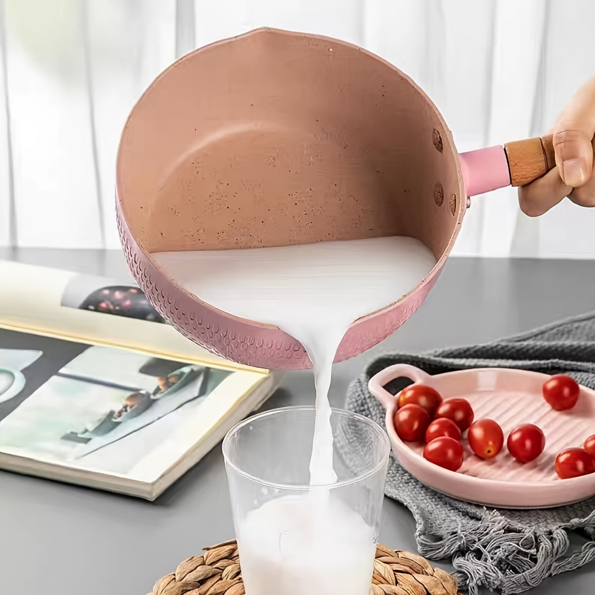 Eng ko'p sotiladigan 1 dona pushti yopishqoq alyuminiy qozon, yaponcha ilhomlangan qorli tekis pastki sho'rva qozoni, induktsion pechka bilan mos, makaron pishirish va sutni qizdirish uchun mukammal - ixcham va rang-barang oziq-ovqat yordamchi qozoni