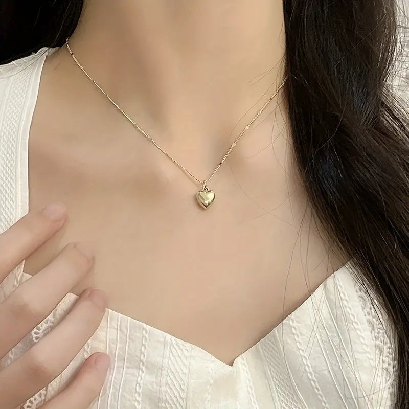 Women's Heart-Shaped Pendant Necklace Silver Elegant Gift Jewelry