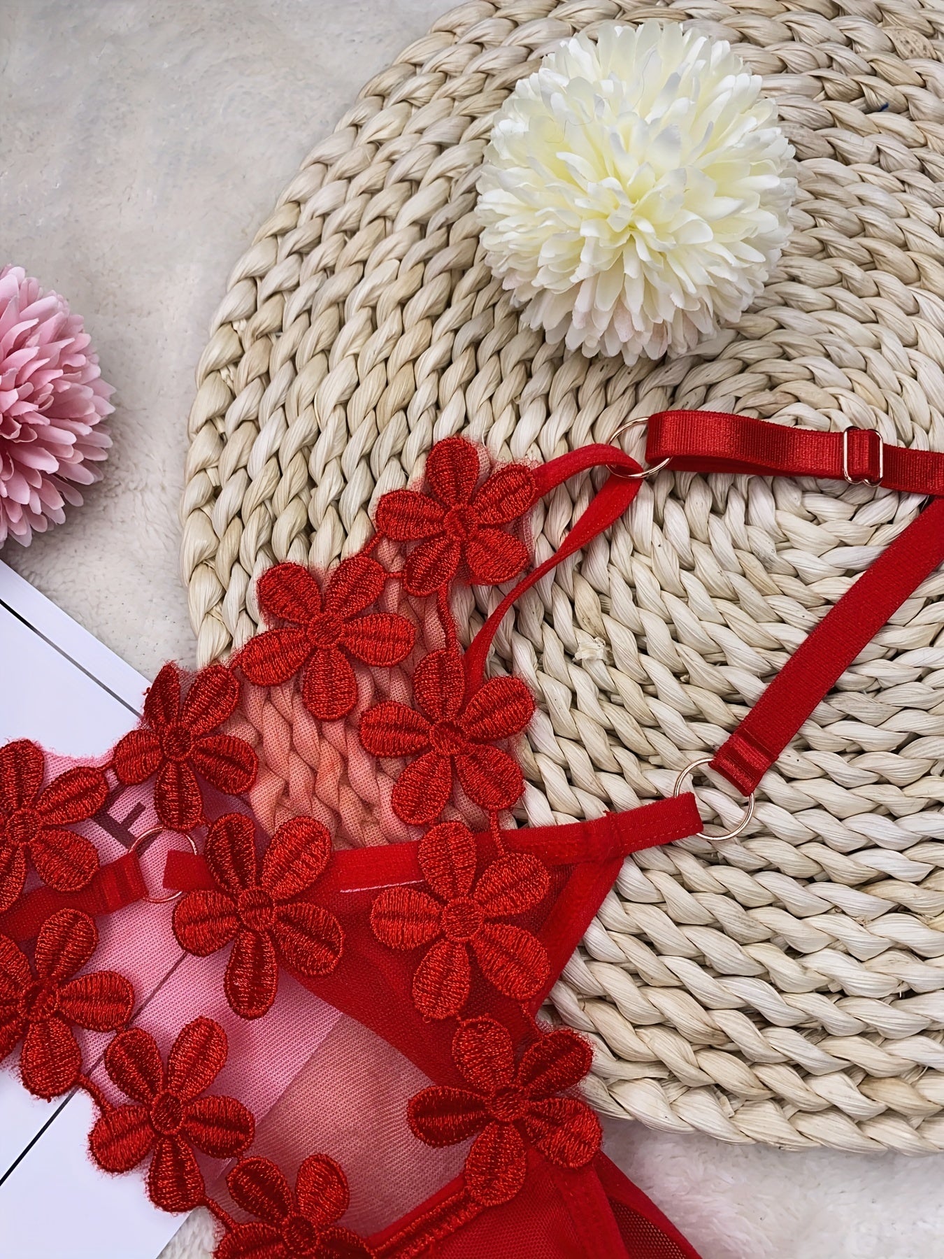 Gul naqshli shaffof tanga, ayollar uchun jozibali ichki kiyim.