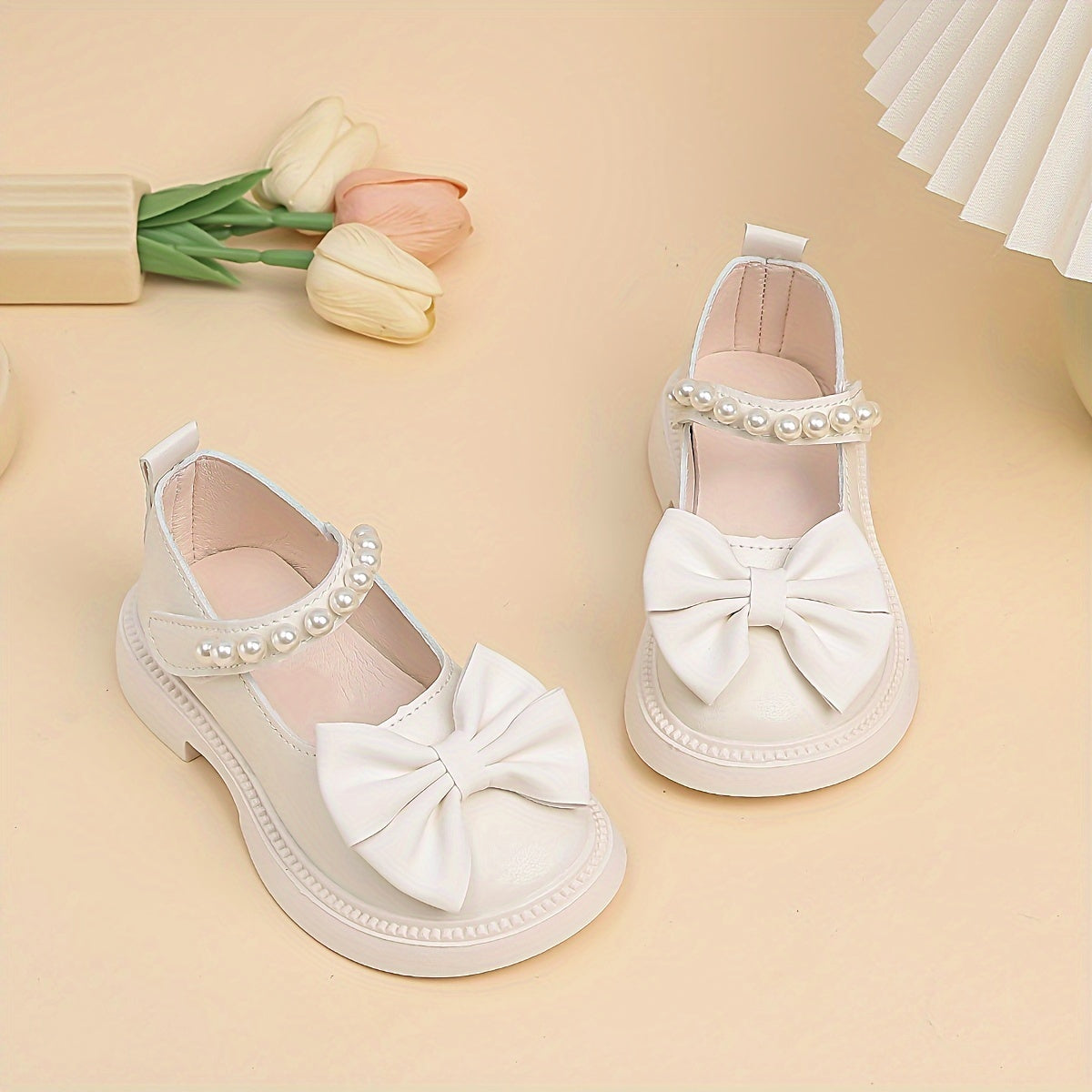 2024 yil kuz yangi qizlar poyabzallari: xorijiy savdo kamonli malika poyabzallari, chaqaloq slip-on loafers, tasodifiy poyabzallar.