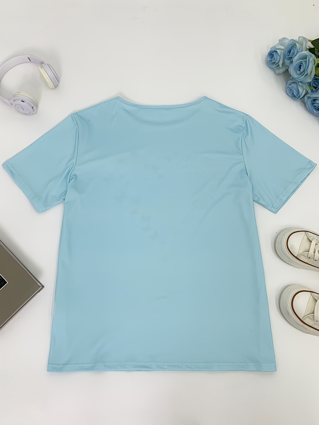 Plus Size Women's Light Blue Floral Heart T-Shirt Casual Short Sleeve Loose Fit