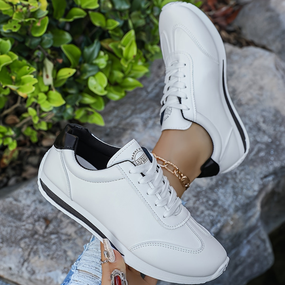 Women's White Low-Top Sneakers Lightweight Breathable Casual Shoes