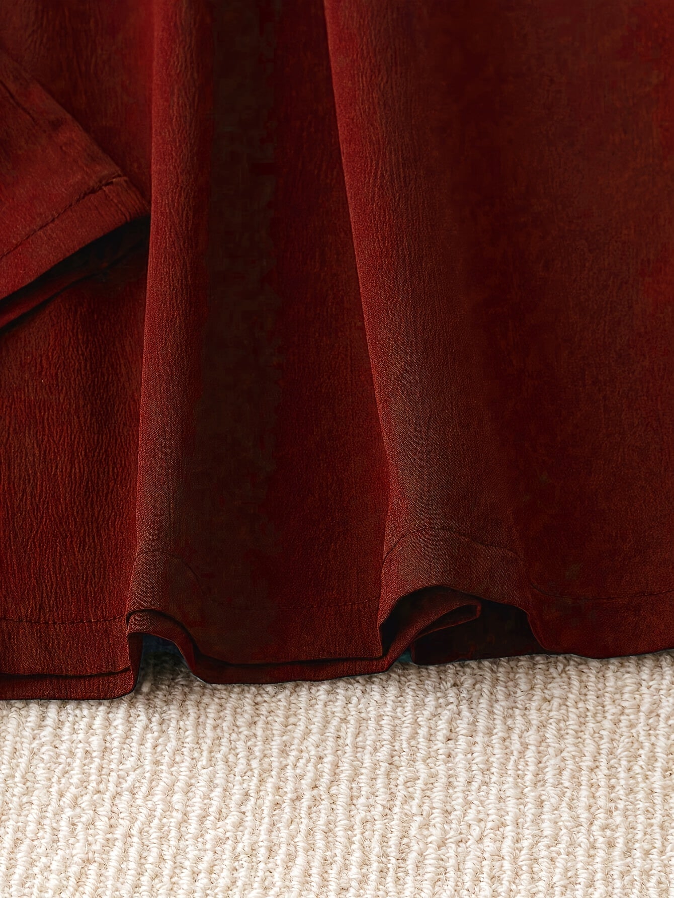 100% polyesterdan tayyorlangan, bir rangli, katta o'lchamdagi tasodifiy keng oyoq shimlar. To'g'ri kesim, cho'zilmaydigan mato, barcha fasllar uchun mos.