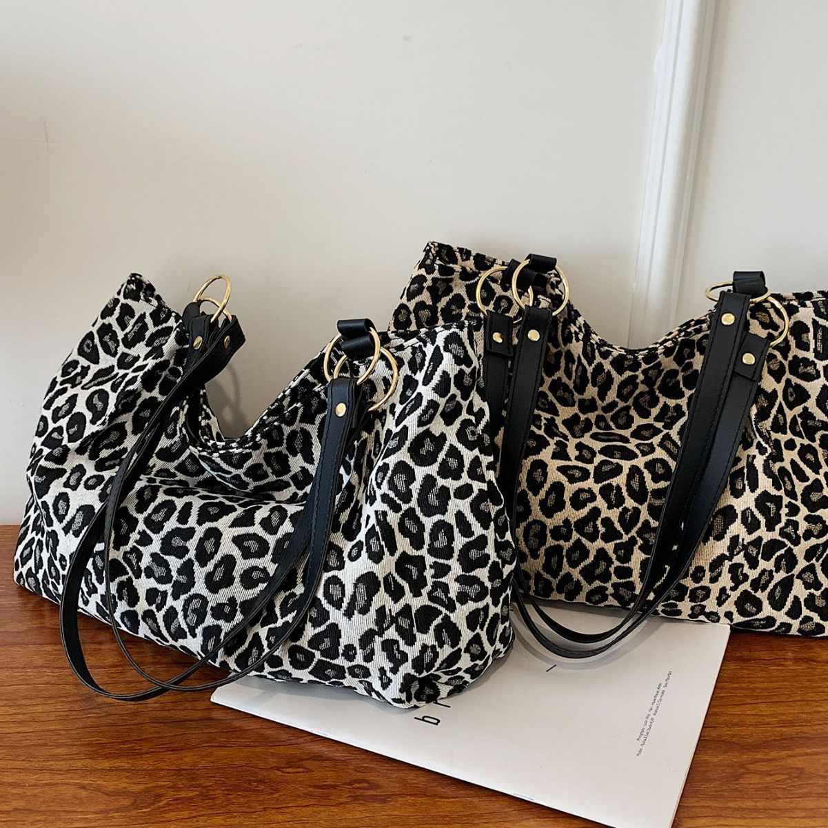 Leopard Print Tote Bag for Women Fabric Black and Gold Large Capacity for Shopping and Commuting