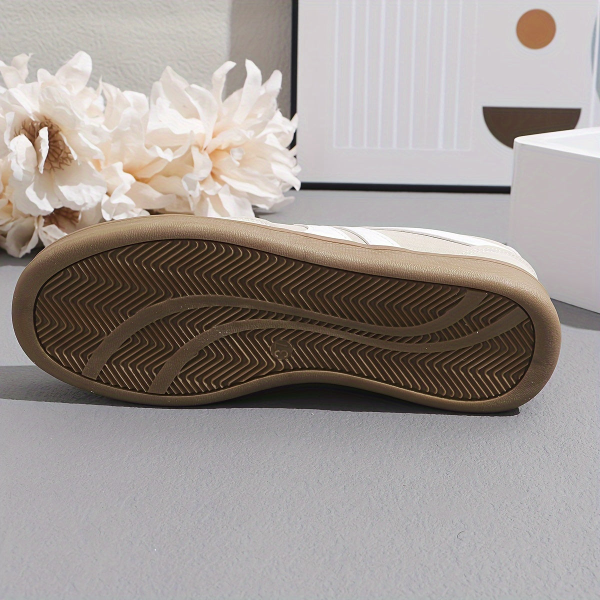 Women's Casual Retro Flat Lace-Up Sneakers Microfiber Low Top All-Season