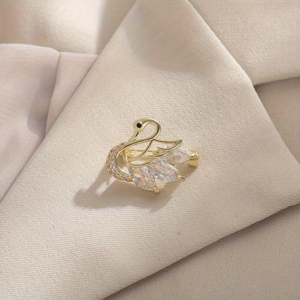 Elegant Swan Brooch Jewelry for Women Stylish Fashion Accessory Gift