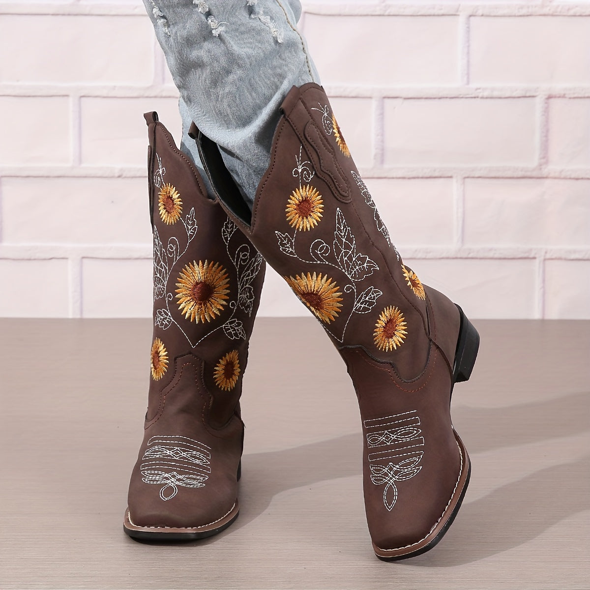 Женские сапоги вестерн до середины икры с вышивкой, молния, обувь