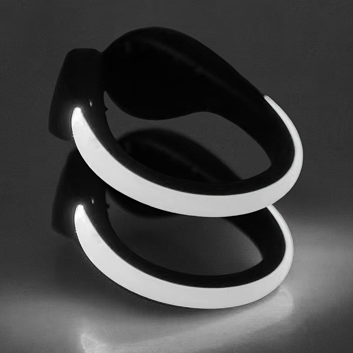 Unisex LED Shoe Light Clips Flashing Shoelaces for Night Running