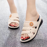 Ayollar uchun gullar bilan bezatilgan slayd poyabzallari, tasodifiy yozgi slayd sandallar