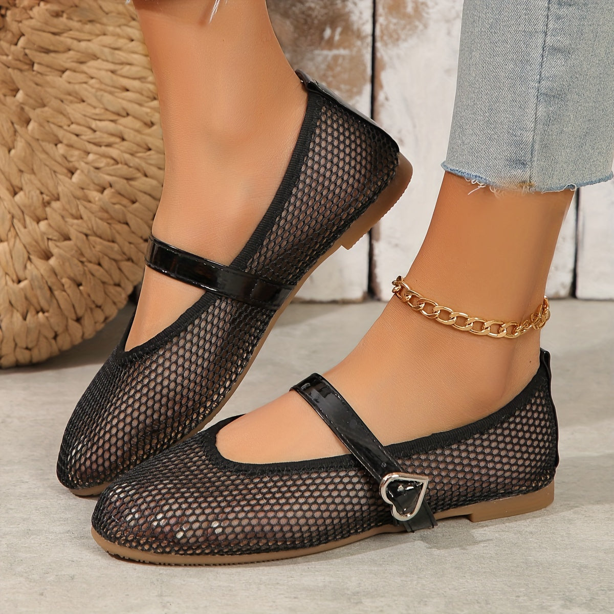 Women's Mesh Flats Lightweight Slip-On Casual Shoes in Solid Colors