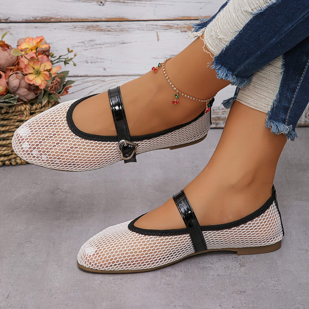 Women's Mesh Flats Lightweight Slip-On Casual Shoes in Solid Colors