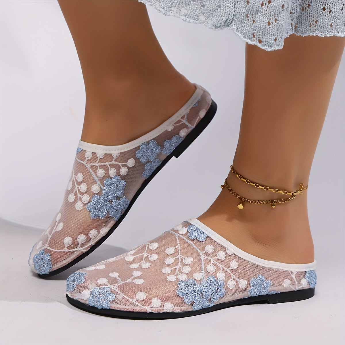 Women's Breathable Flat Shoes with Lace and Floral Embroidery Casual All-Season White and Blue