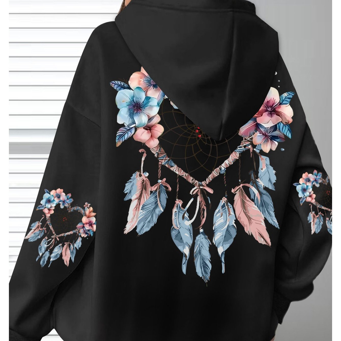 Толстовка женская с цветочным принтом, длинные рукава, черная с карманами, размер плюс