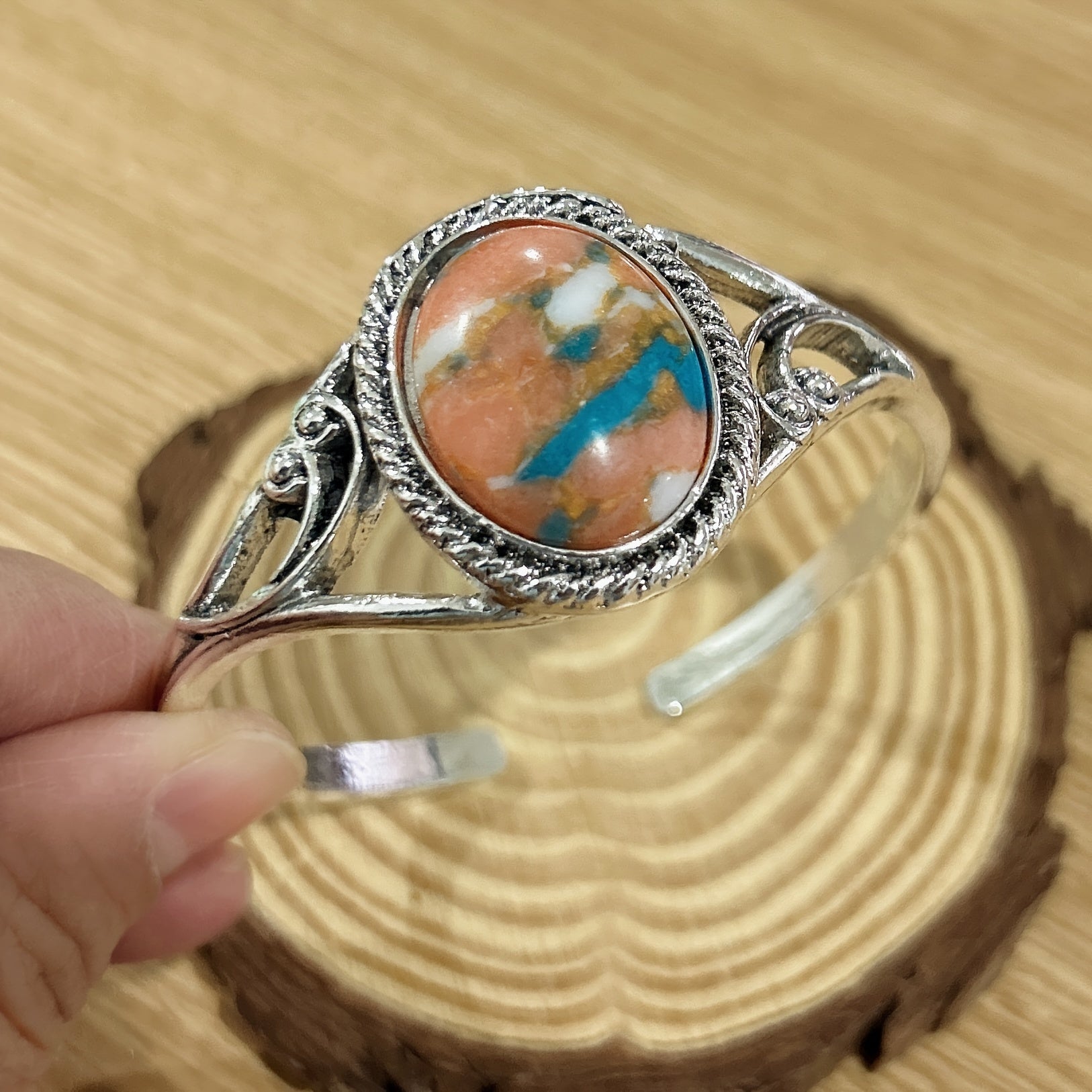 Ayollar uchun turkuaz vintage uslubidagi taqinchoq, nafis joziba bilan