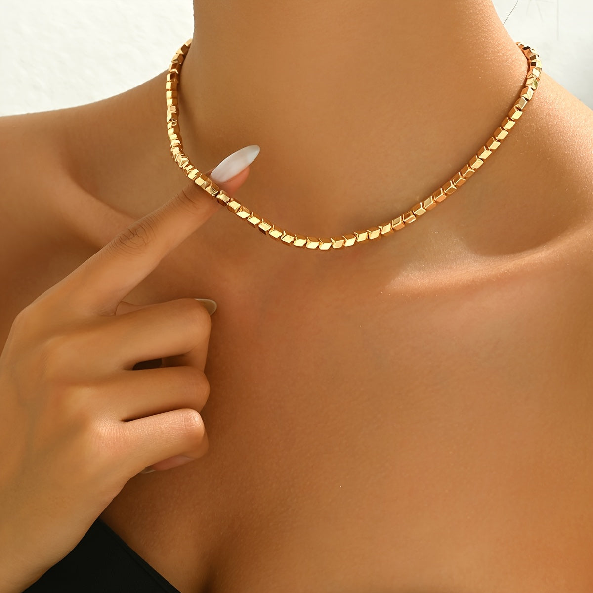 Women's Choker Necklace with Square Beads and 3D Design