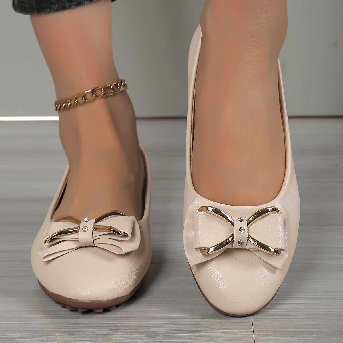 Women's Casual Flats with Bow and Rhinestone Detail Slip-On Round Toe Solid Color