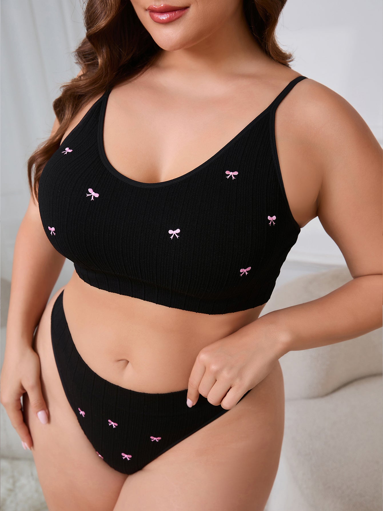 Plus Size Women’s Yoga Set Athletic Sportswear with Stretch Fabric