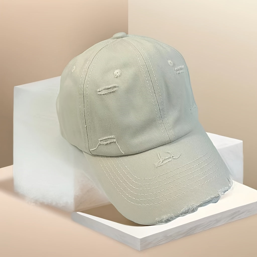 Zarif beysbol shlyapasi, nafas olish imkoniyati va quyoshdan himoya qilish bilan, ayollar va erkaklar uchun mos keladi.