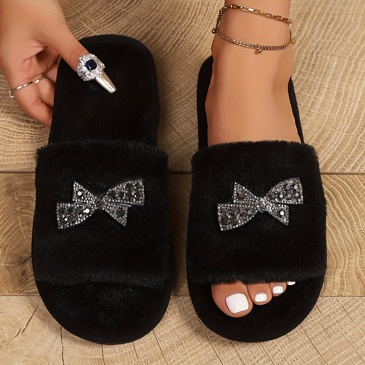 Ayollar uchun mo'ljallangan mo'rt, bog'langan uy ichki choyshablari, buklamali, ichki, yumshoq mato