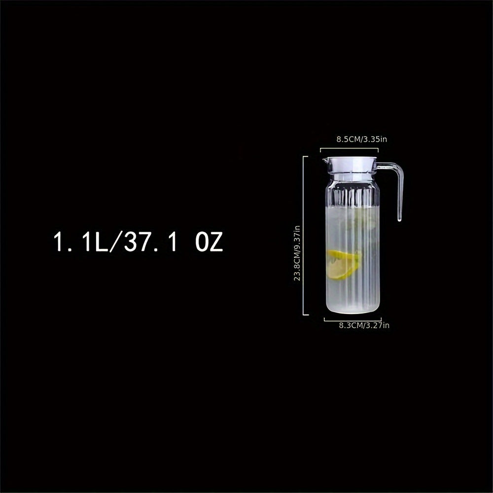 Горшок с вертикальным рисунком и прозрачной белой крышкой из поликарбоната.