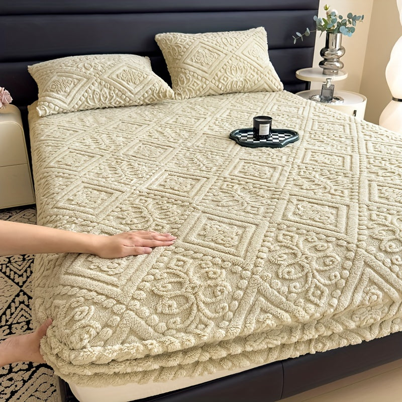 Heavyweight Mattress Protector for Autumn and Winter Single Bed Warming Carved Design
