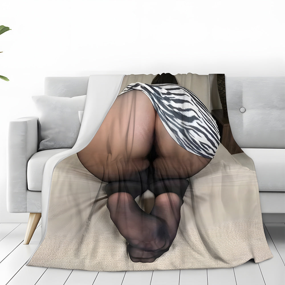 Soft Flannel Throw Blanket with Blonde Beauty Design for Couch Bed Outdoor Use