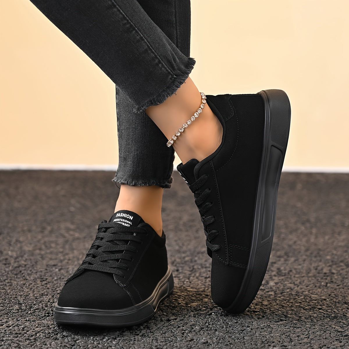 Women's Lightweight Casual Sneakers with Lace-Up Closure Black All-Season Shoes
